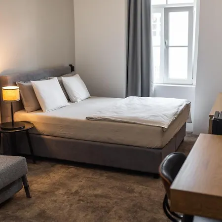 Hisa Opera 3* マリボル