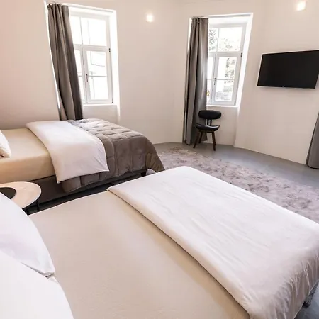 Opera 3* Maribor