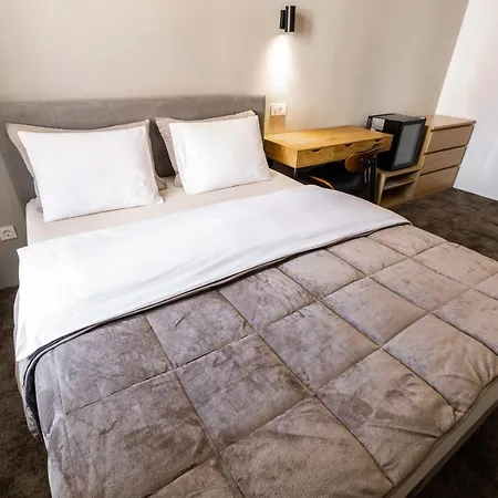 Opera Hotel 3*